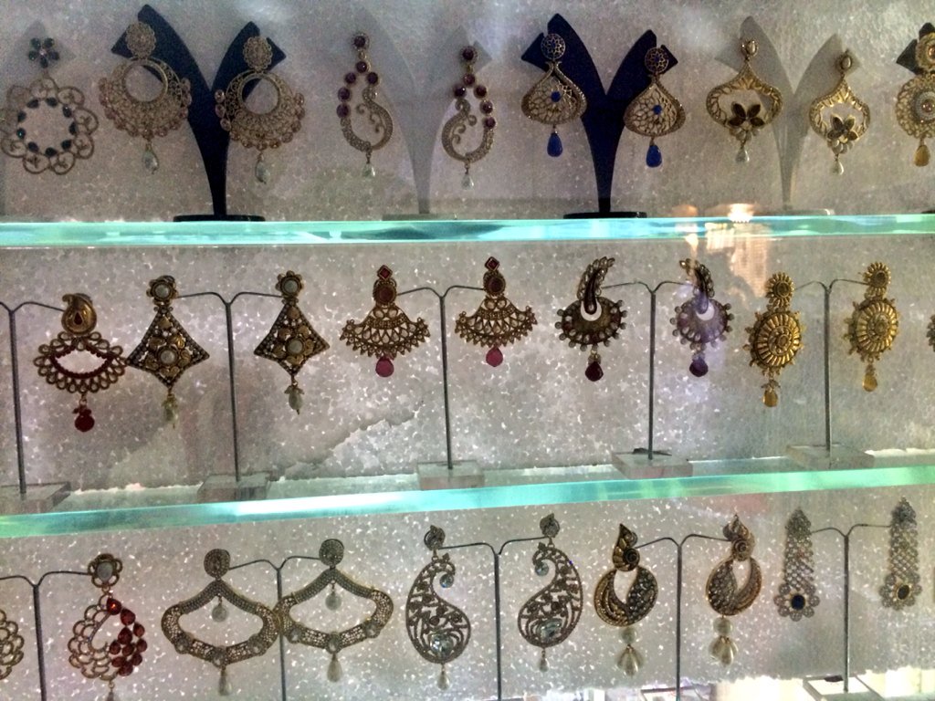 Tips for Shopping Earrings and Bracelets Online Made Easy