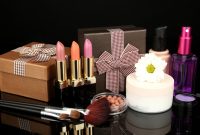 Pros and Cons of Buying Makeup Kits from Online Stores