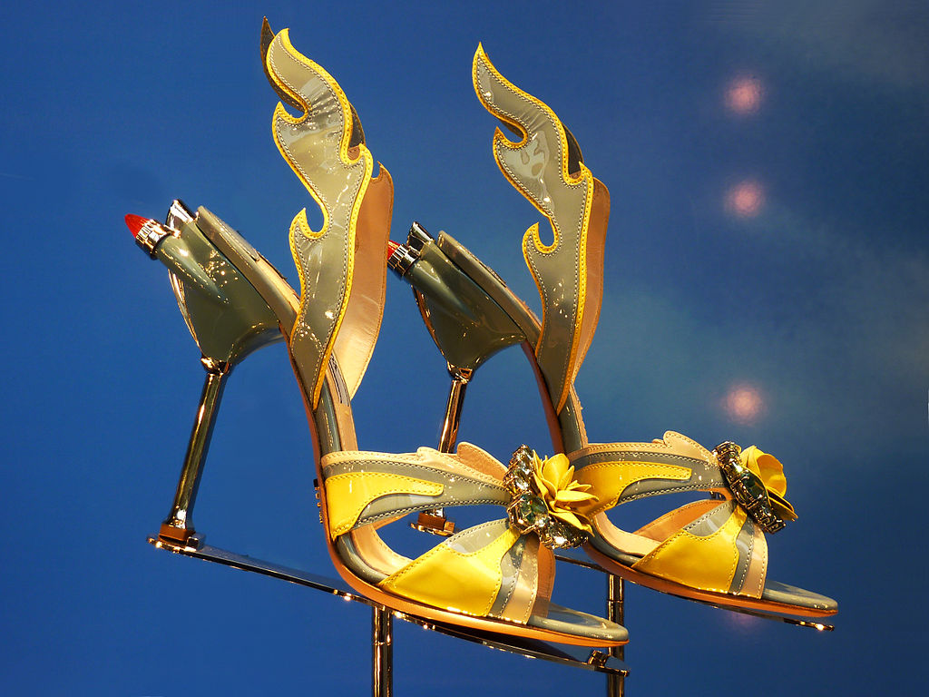 What You Need to Know Before Buying Heels Online